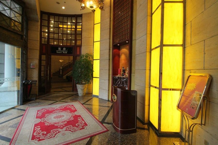 Manhattan Bund Business Hotel Shanghai Exterior photo